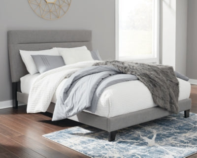 Adelloni King Upholstered Bed